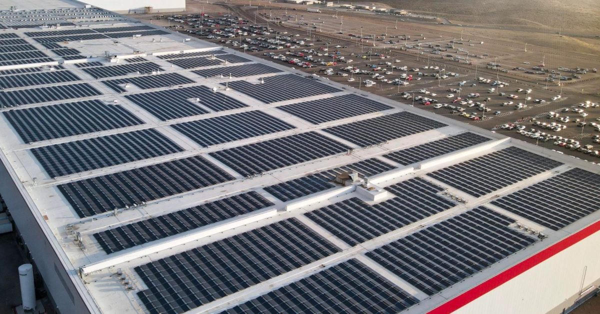 Giga Nevada rooftop array. Real solar. It powers a factory, not a humanoid.