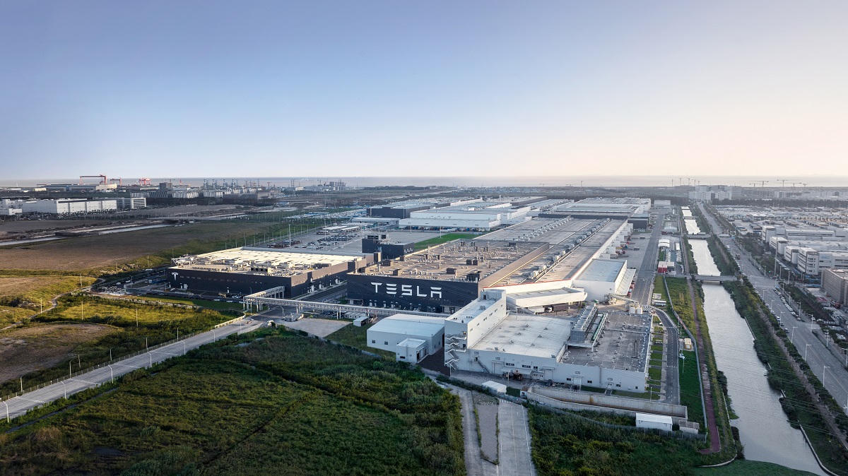 Giga Shanghai by day. This roof is enough for a no.